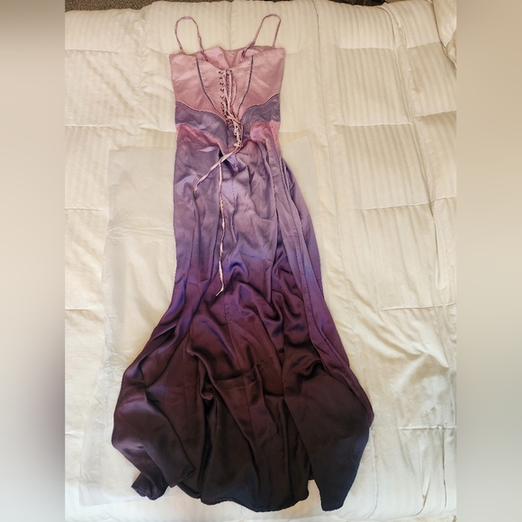 Ombre House of CB 'Anabella'- Medium - Picture 8 of 16